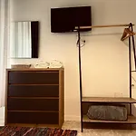 Hi5 Rooms